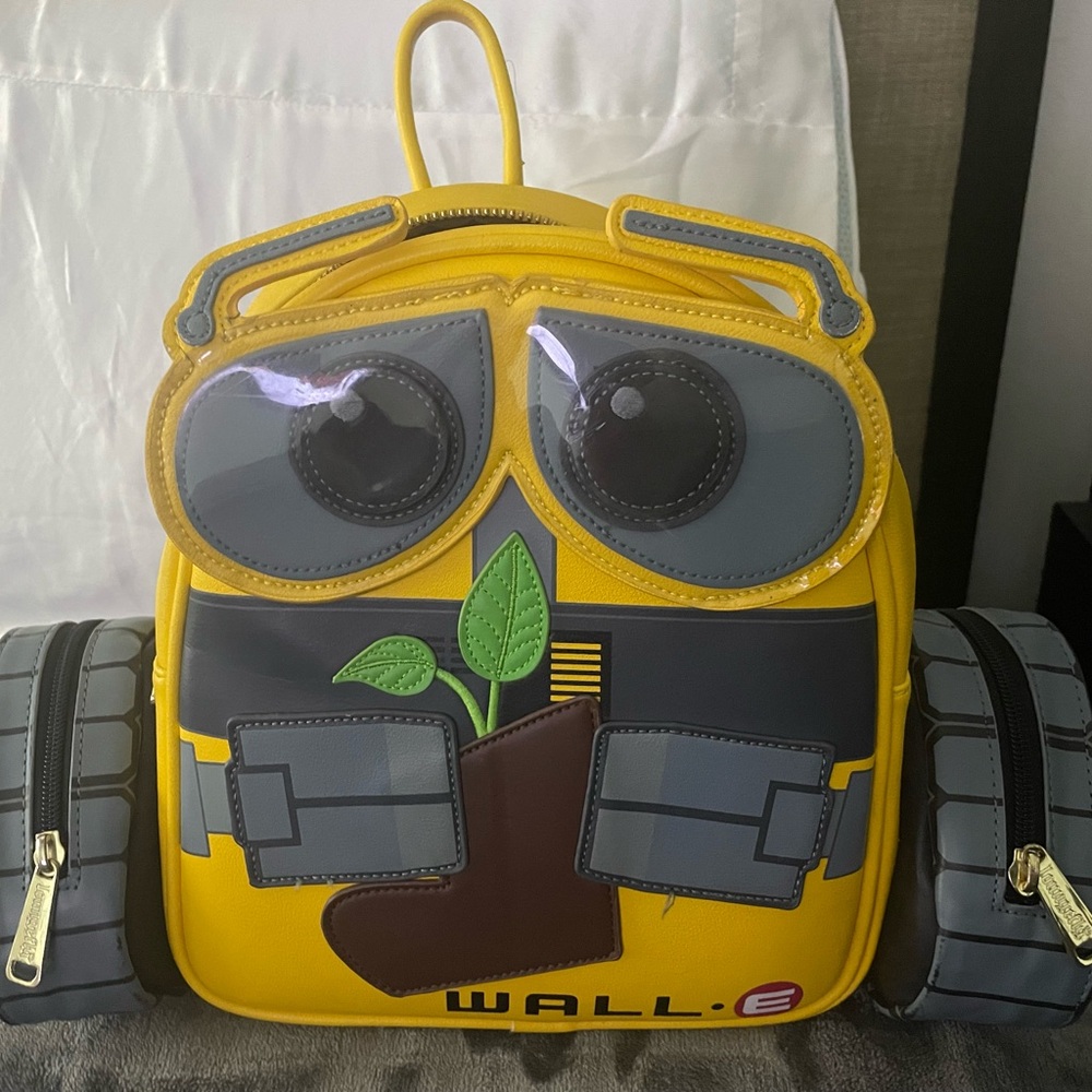 Wall-e back pack